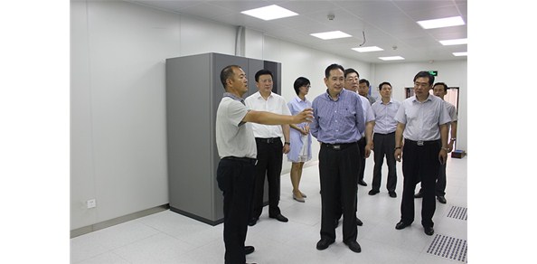 2016年6月17日，煙臺市政協(xié)副主席張行如到棲霞德豐調(diào)研指導(dǎo)工作